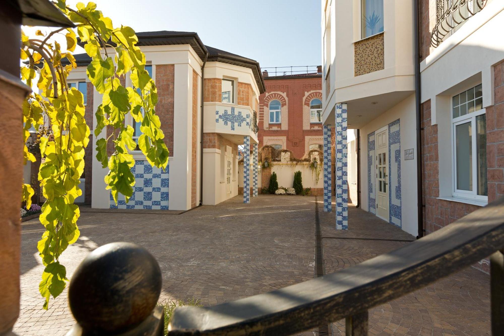 De Gaulle Boutique Hotel Kharkiv Exterior photo